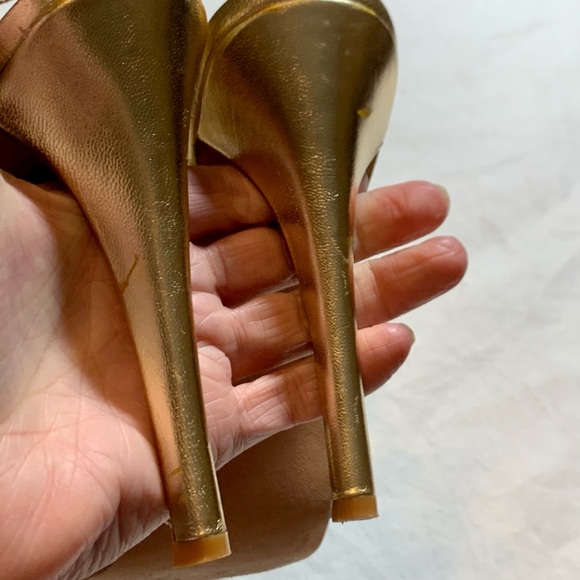SOLD 10 badgley mischka gold foil leather bow heels - Picture 13 of 13